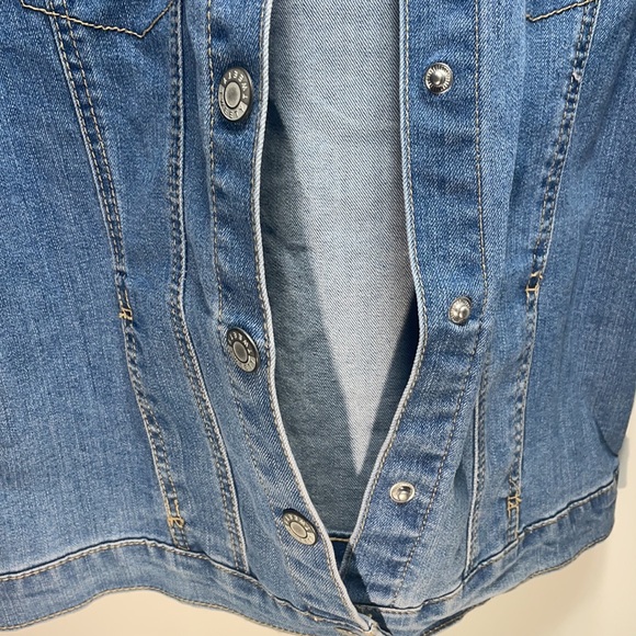 Looney Tunes Tweety Bird "Thats All Folks" Jean jacket! - Picture 8 of 9